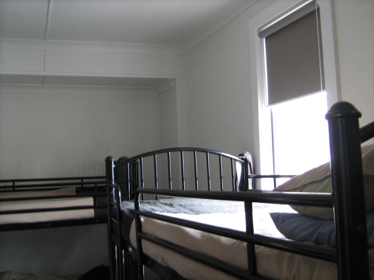 Downtown Backpackers & Accommodation Нелсън Екстериор снимка