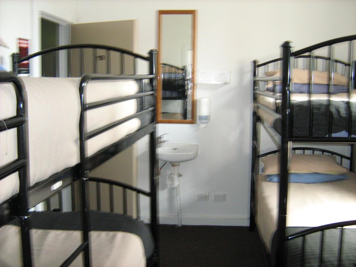 Downtown Backpackers & Accommodation Нелсън Екстериор снимка