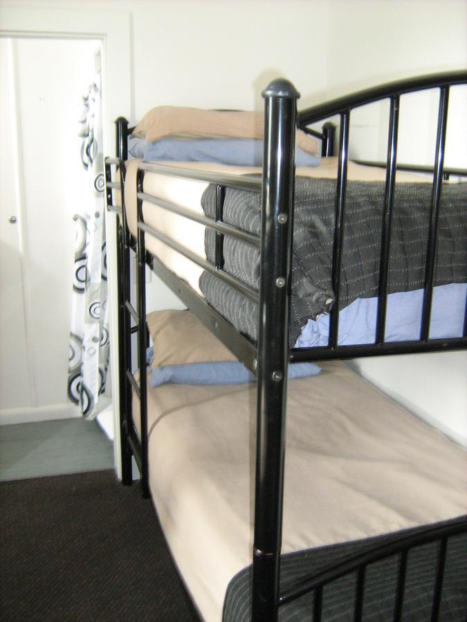 Downtown Backpackers & Accommodation Нелсън Екстериор снимка